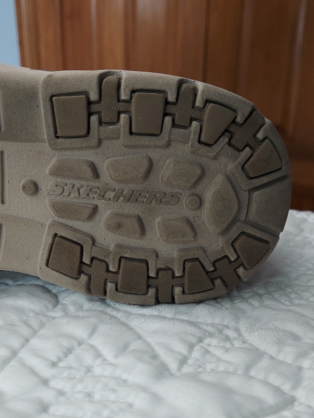 Skechers Men's Slip-On Canvas Loafers in Taupe, Relaxed Fit, Size 10, Like New - Picture 11 of 12